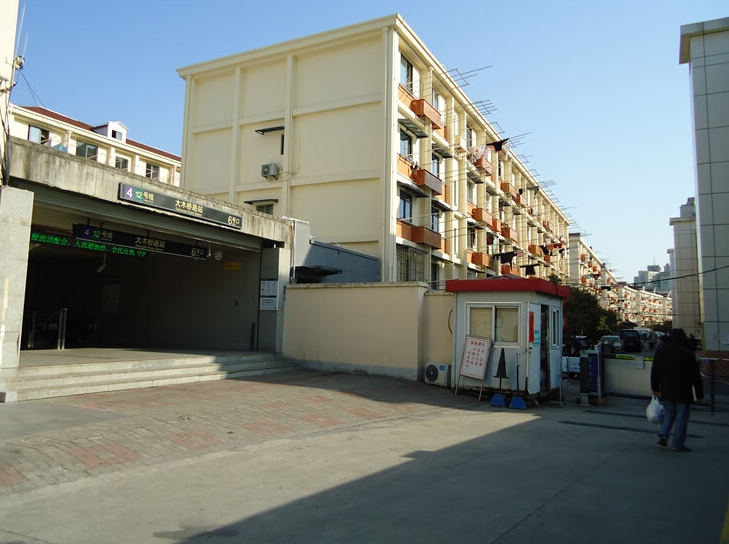 上海市徐汇区日晖二村91栋6F 