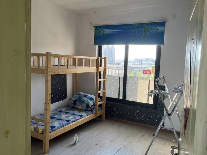 上海市嘉定区保利湖畔阳光苑6栋6F 