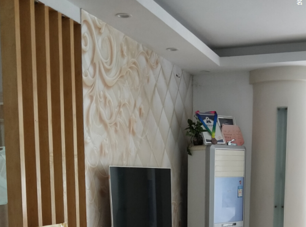 上海市浦东新区凌兆丁香苑18栋1F 