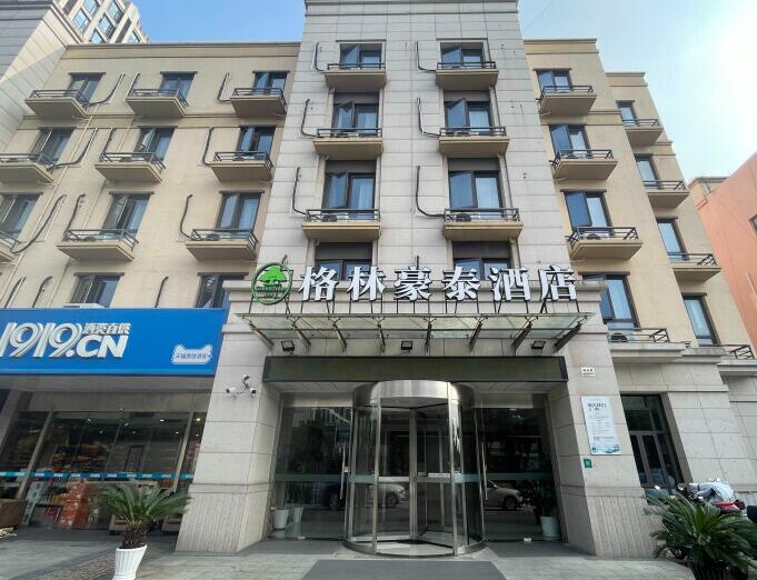 上海市嘉定区莱英北郡沿街商铺516、576栋3F等及地下1F车位共6个 