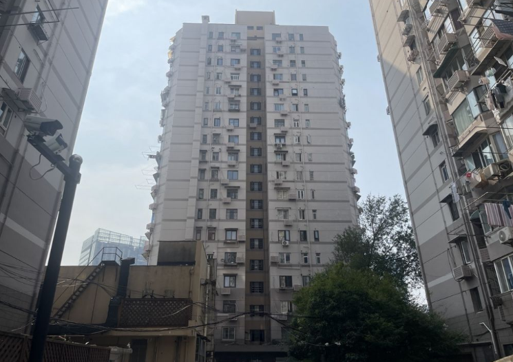 上海市长宁区金谷苑4栋15F 