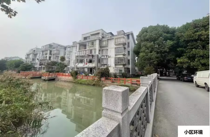 上海市青浦区泰安公寓45栋4F 