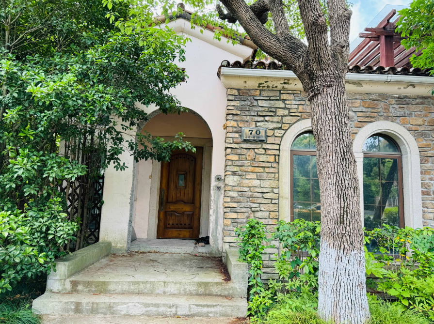 上海市松江区同润碧水湾花园泗泾镇70栋全幢 