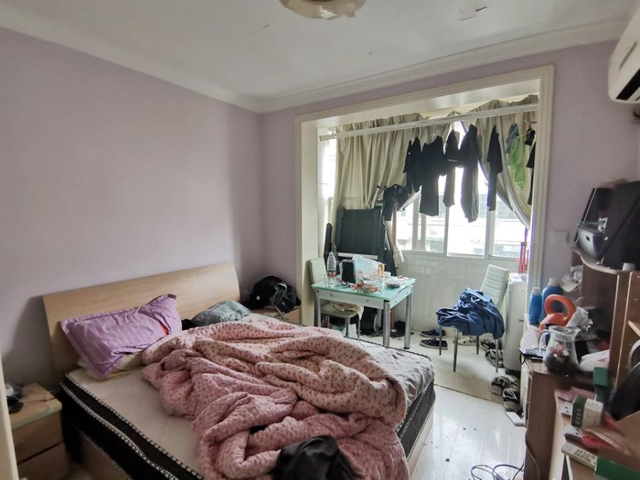 上海市徐汇区零陵小区16栋5F 