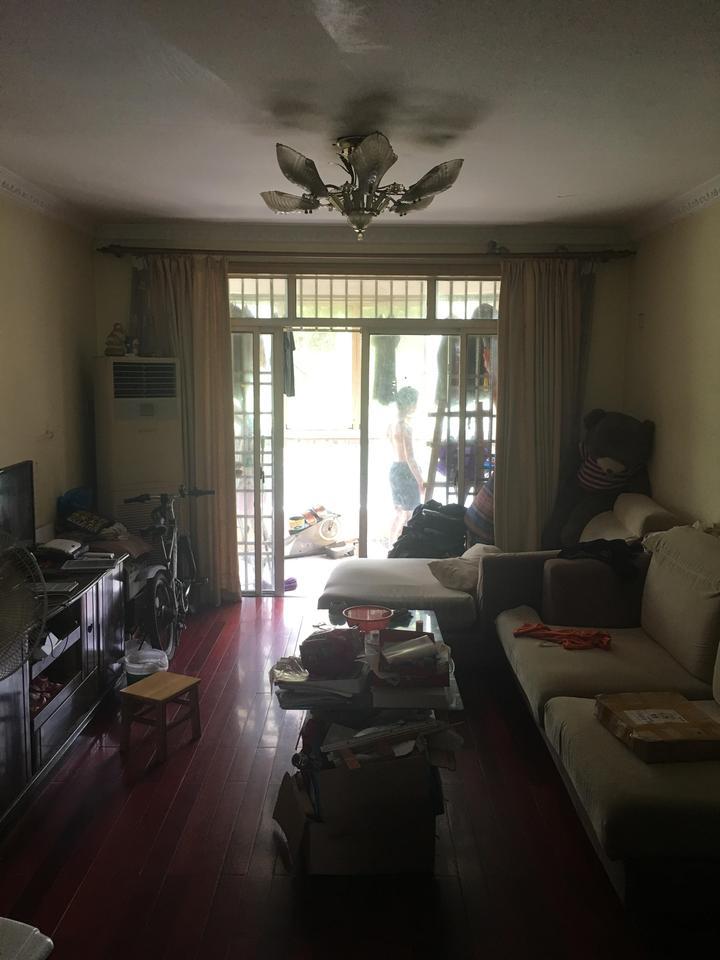 上海市普陀区岚皋馨苑94栋2F 