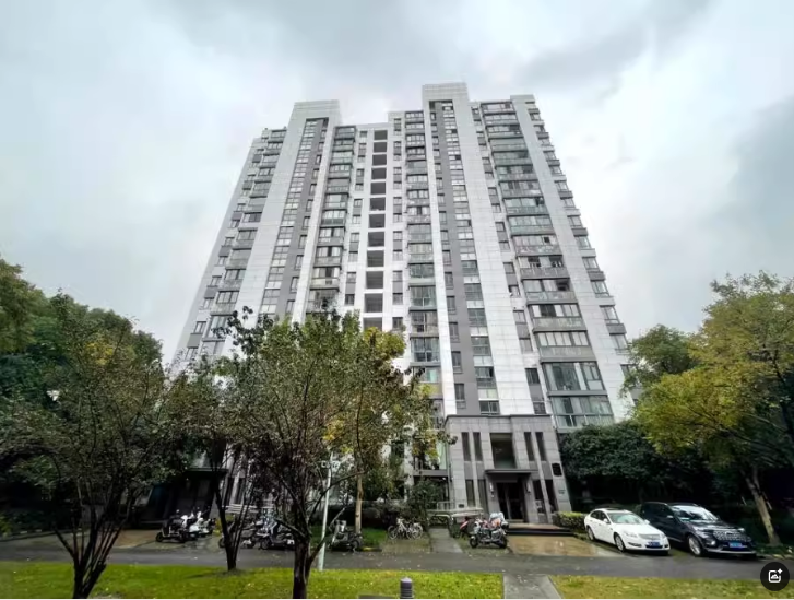 上海市闵行区万源城朗郡18栋8F及地下1F车位 