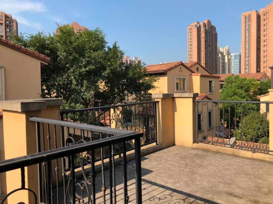 上海市嘉定区龙湖郦城145栋1-3F 