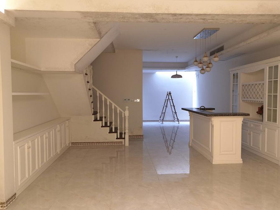 上海市嘉定区中星海上名豪苑96栋1-3F及地下车位 