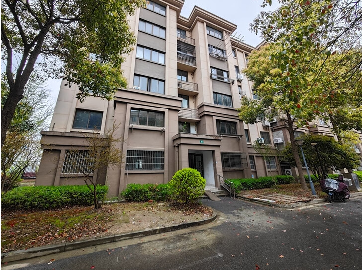 上海市崇明区青柏路801弄小区86栋2F 