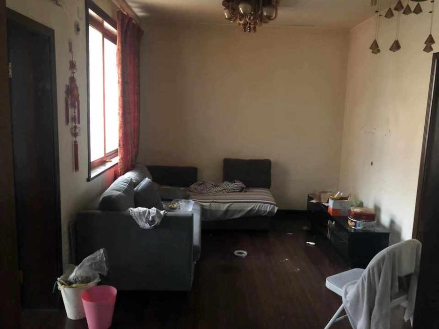 上海市长宁区新泾家苑110栋3F 