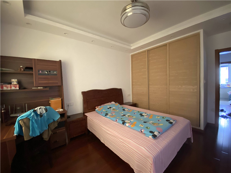 上海市奉贤区紫苑小区24栋4F 