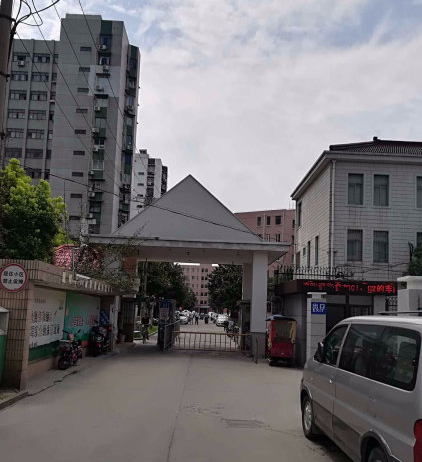 上海市宝山区通河二村25栋5F 