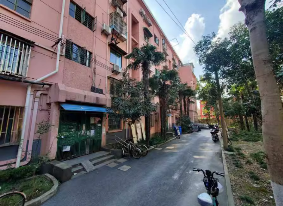 上海市浦东新区蓝高小区30栋3F 