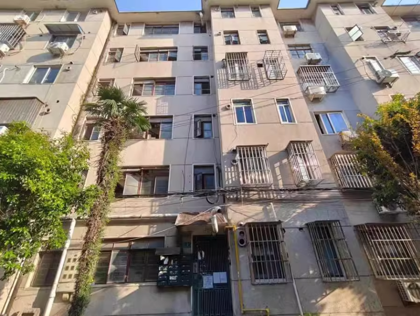 上海市嘉定区北大街108弄小区1栋3F 