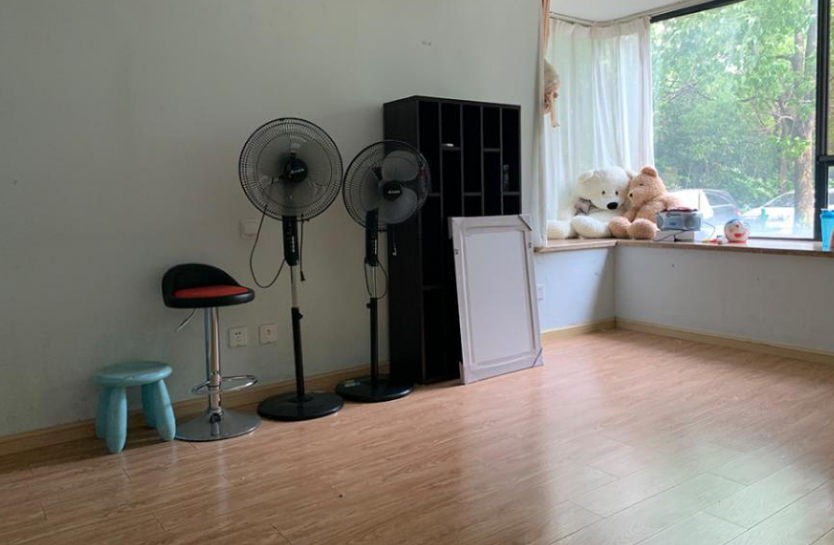 上海市闵行区日月华庭三期7栋1F 