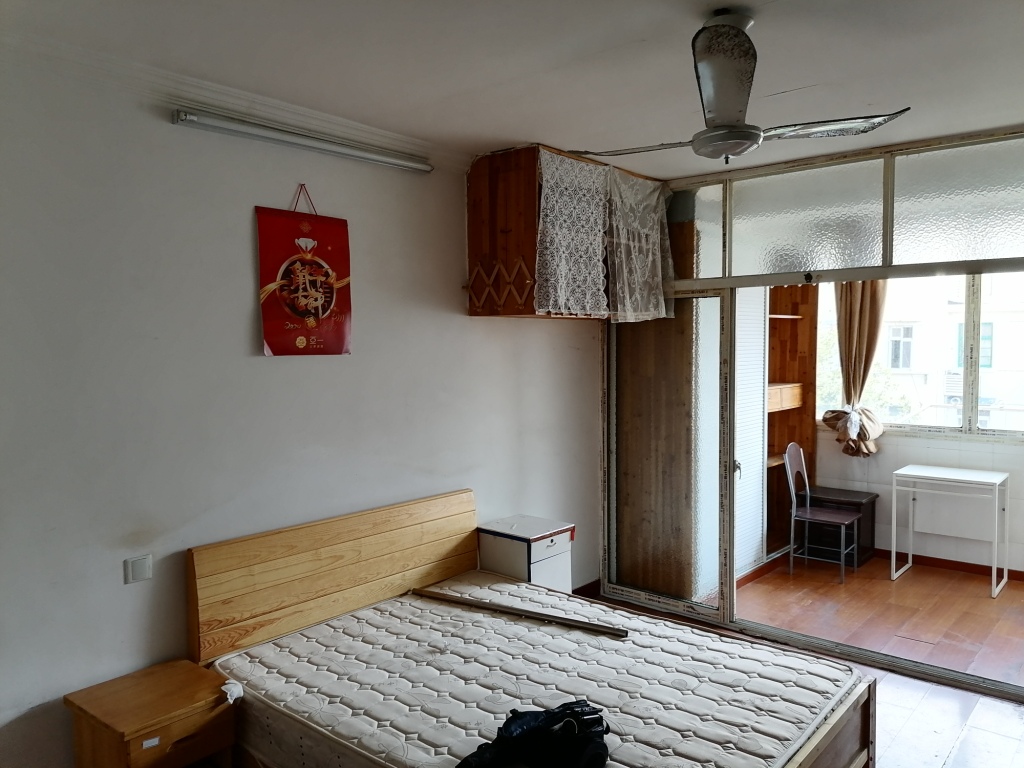 上海市浦东新区上钢二村25栋4F 