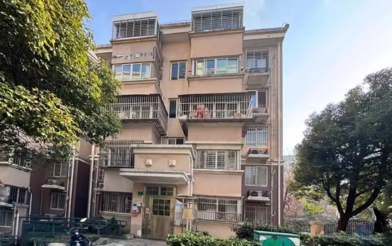 上海市宝山区文宝苑7栋2F 