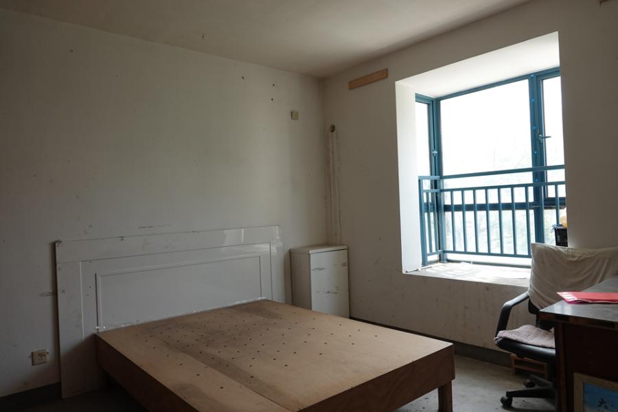 上海市奉贤区海韵馨苑123栋2F 