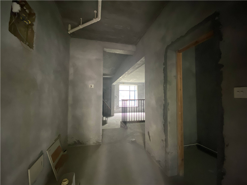 上海市奉贤区海韵馨苑131栋1-3F 