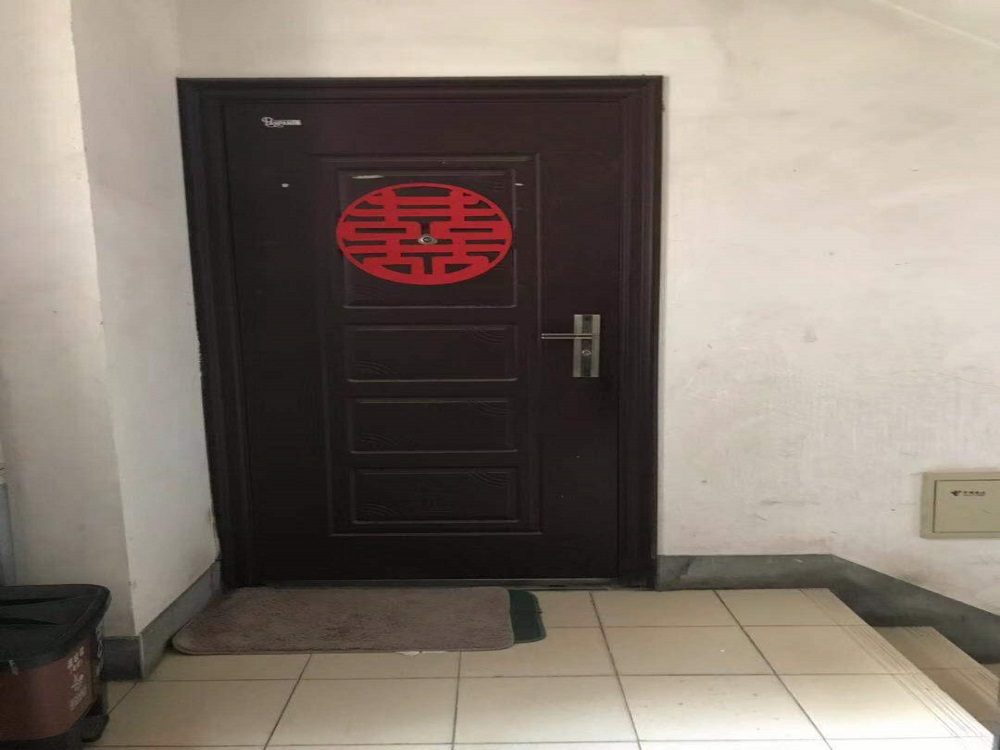 上海市青浦区锦泽苑8栋2F 