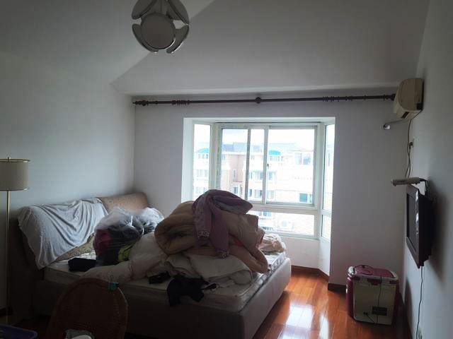 上海市宝山区新叶公寓18栋6F 