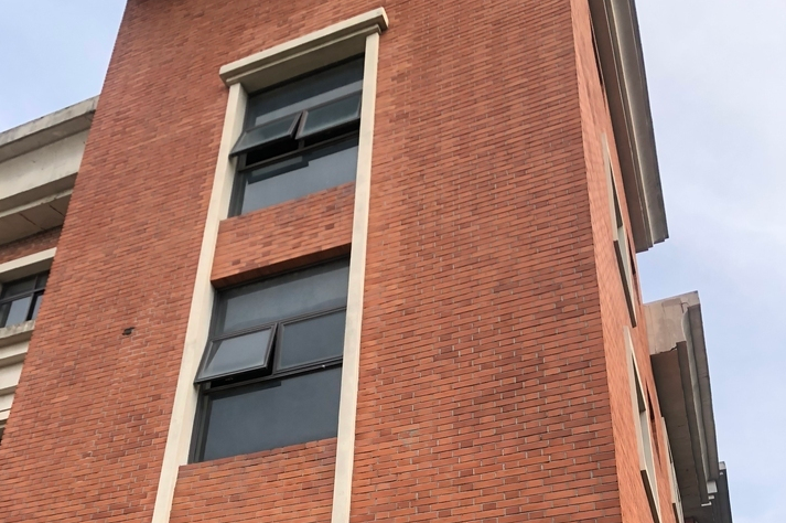 上海市浦东新区艺泰安邦花园沿街商铺宣桥镇1栋 