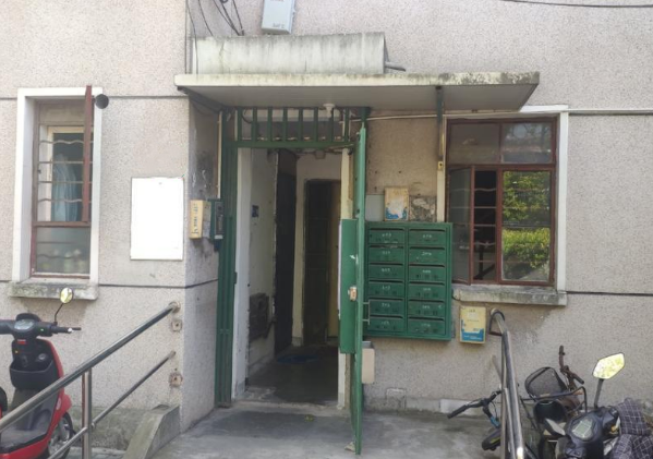 上海市宝山区海江二村140栋6F 