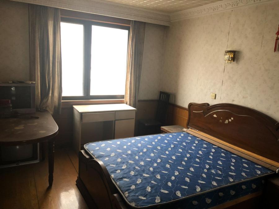 上海市嘉定区樱花小区25栋4F 