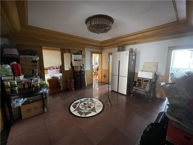 上海市宝山区宝山九村31栋4F 