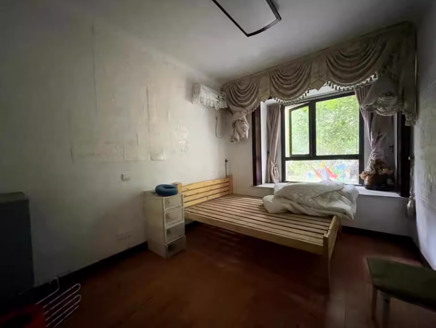 上海市宝山区中冶祥腾宝月花园19栋1F 