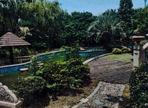 上海市松江区佘山月湖山庄佘山镇28栋 