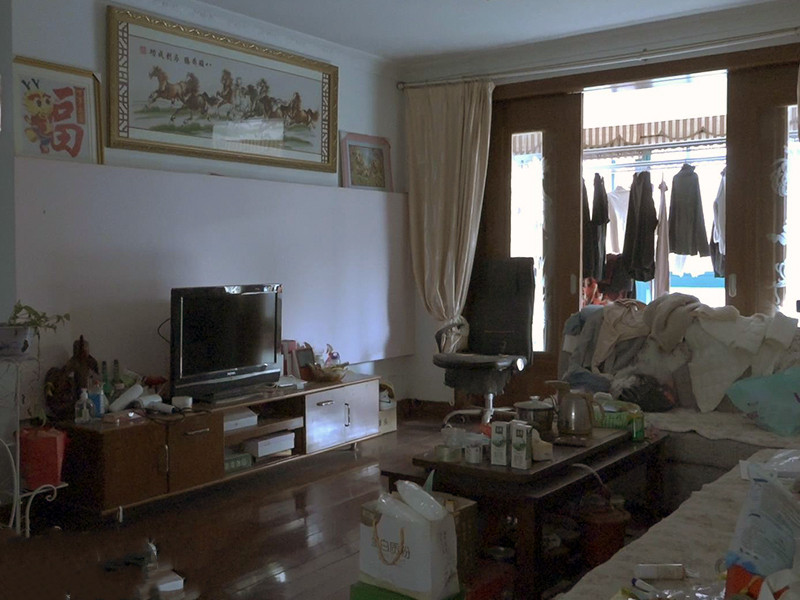 上海市金山区钟楼新村185栋2F 