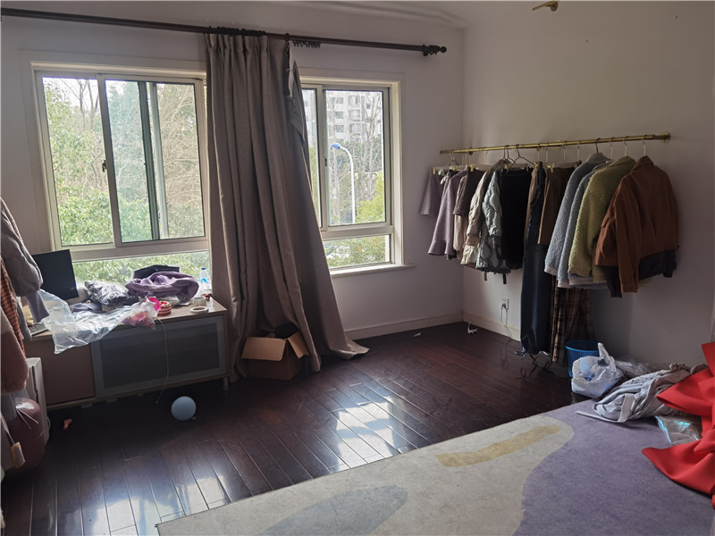 上海市浦东新区康桥半岛135栋 