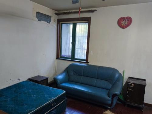 上海市宝山区康泰东苑61栋1F 