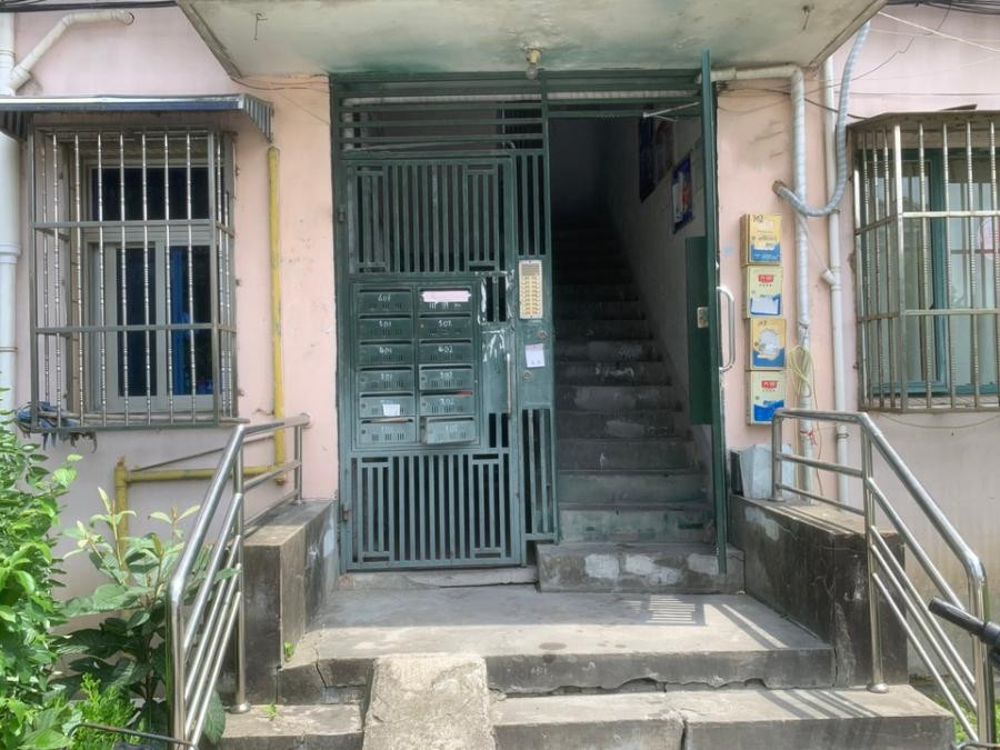 上海市浦东新区和平小区4栋2F 