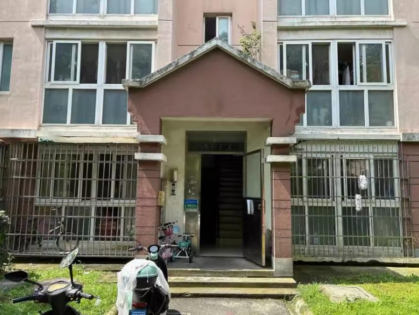 上海市青浦区河畔家苑41栋3F 