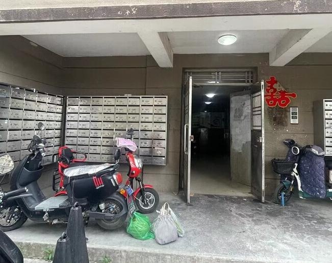 上海市静安区和源名城16栋25F 