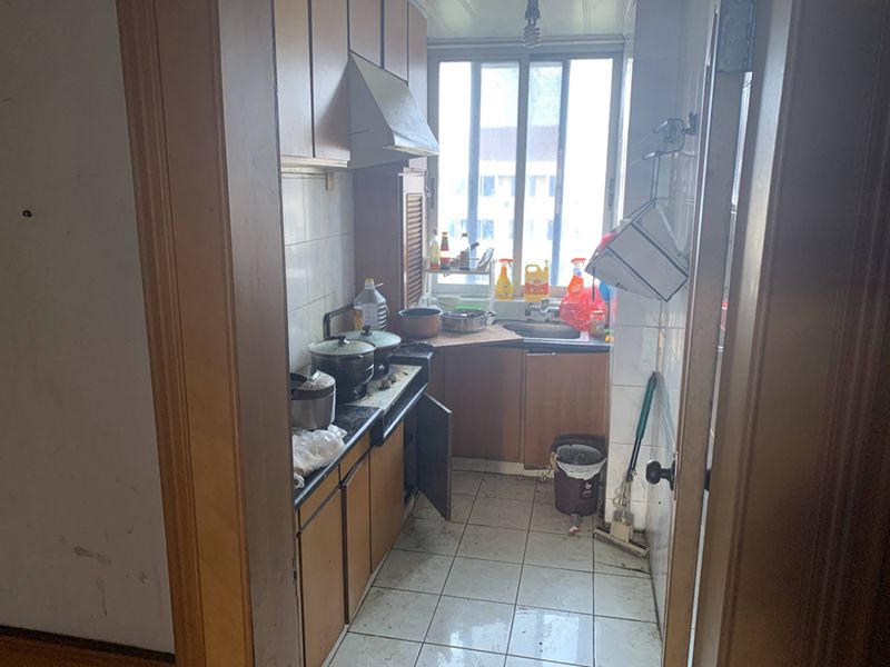 上海市金山区飞虹南村48栋6F 