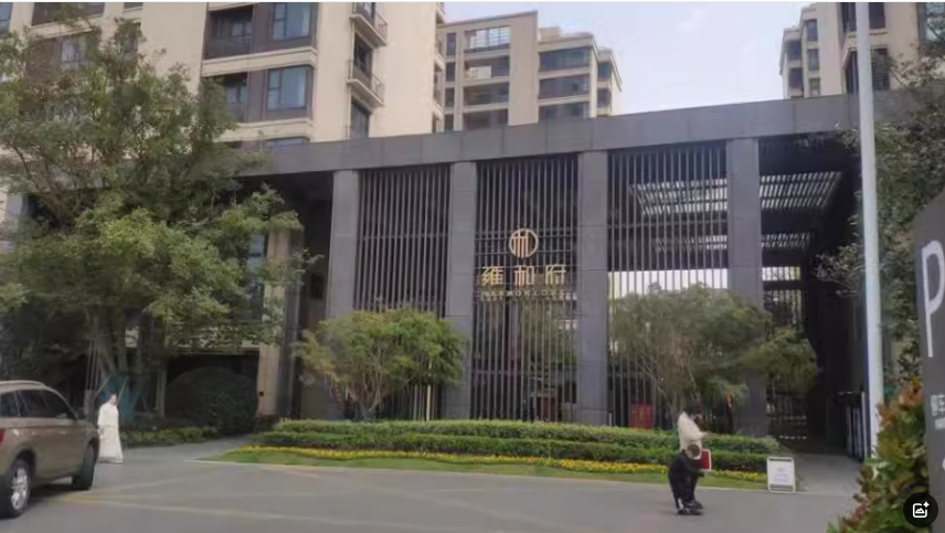 上海市宝山区雍和府192栋12F 