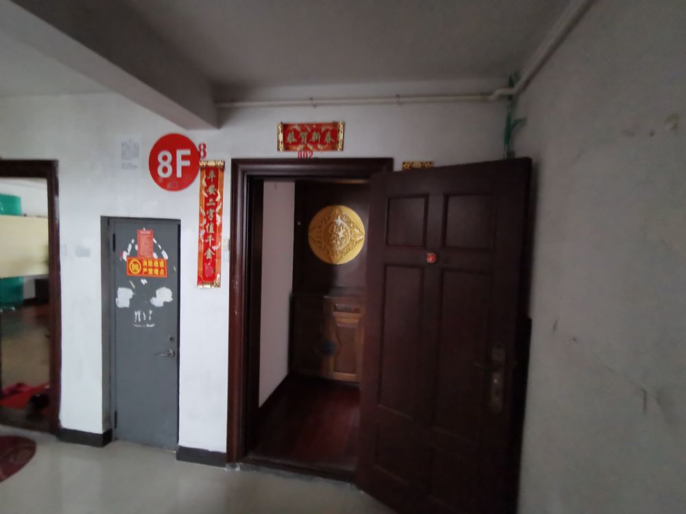 上海市金山区书香门第18栋8F 