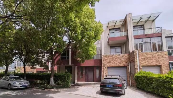 上海市浦东新区汇领商墅六灶镇28栋51幢 