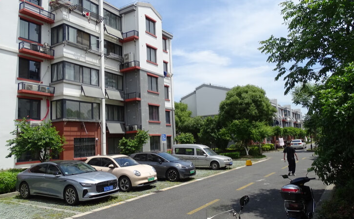 上海市宝山区智华苑19栋2F 