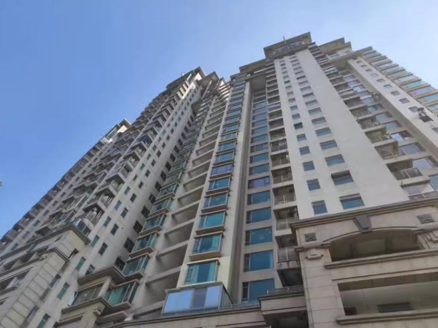 上海市浦东新区世茂湖滨花园3栋23F及车位 