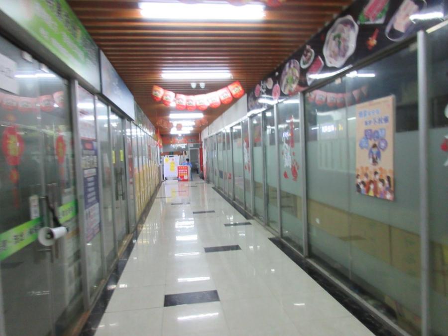 上海市闵行区伟都菜市场伟都路161-181栋等多套商铺 