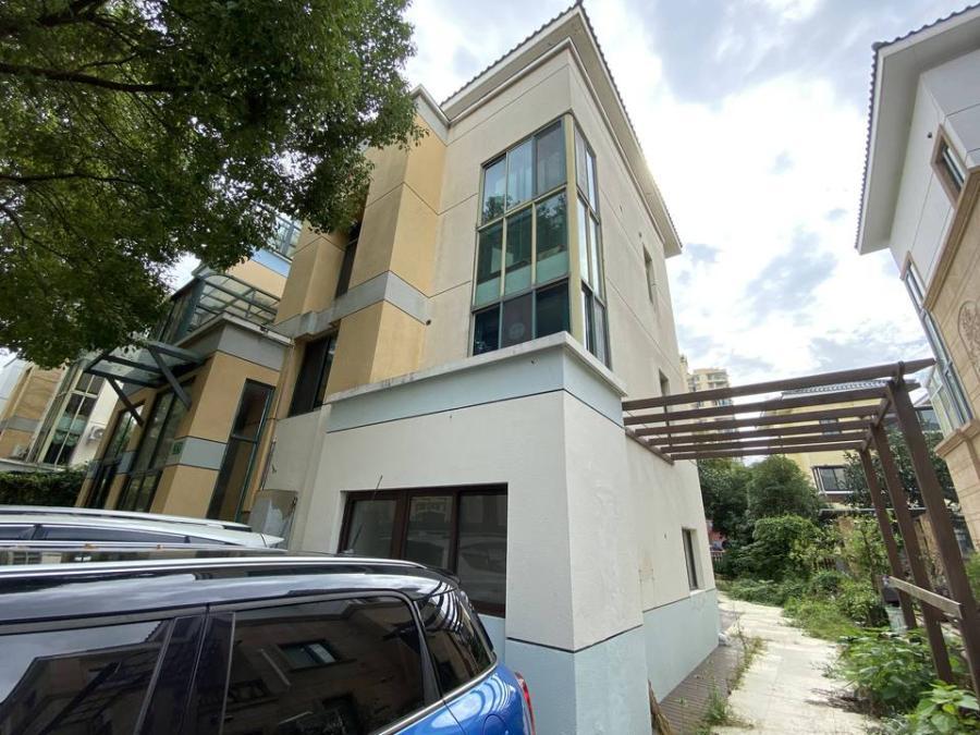 上海市闵行区水仙苑康诗丹郡77栋 