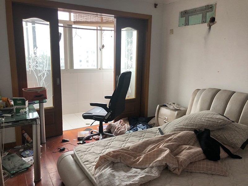 上海市闵行区凤庆小区3栋6F 