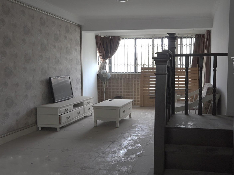 上海市青浦区泰安公寓33栋4F 