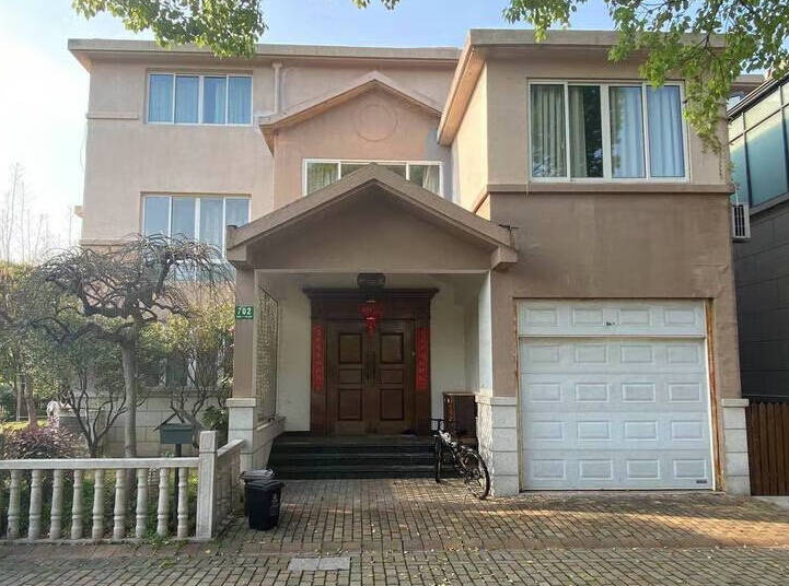 上海市浦东新区康桥半岛702栋全幢 