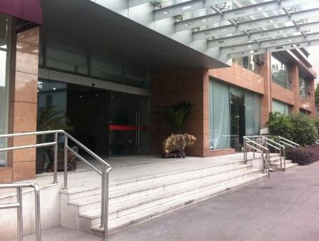 上海市宝山区荣振大厦486栋12F 