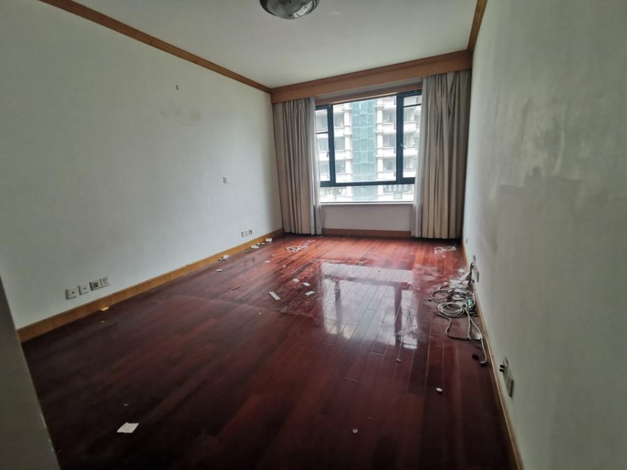 上海市静安区三鑫花苑12栋11F 